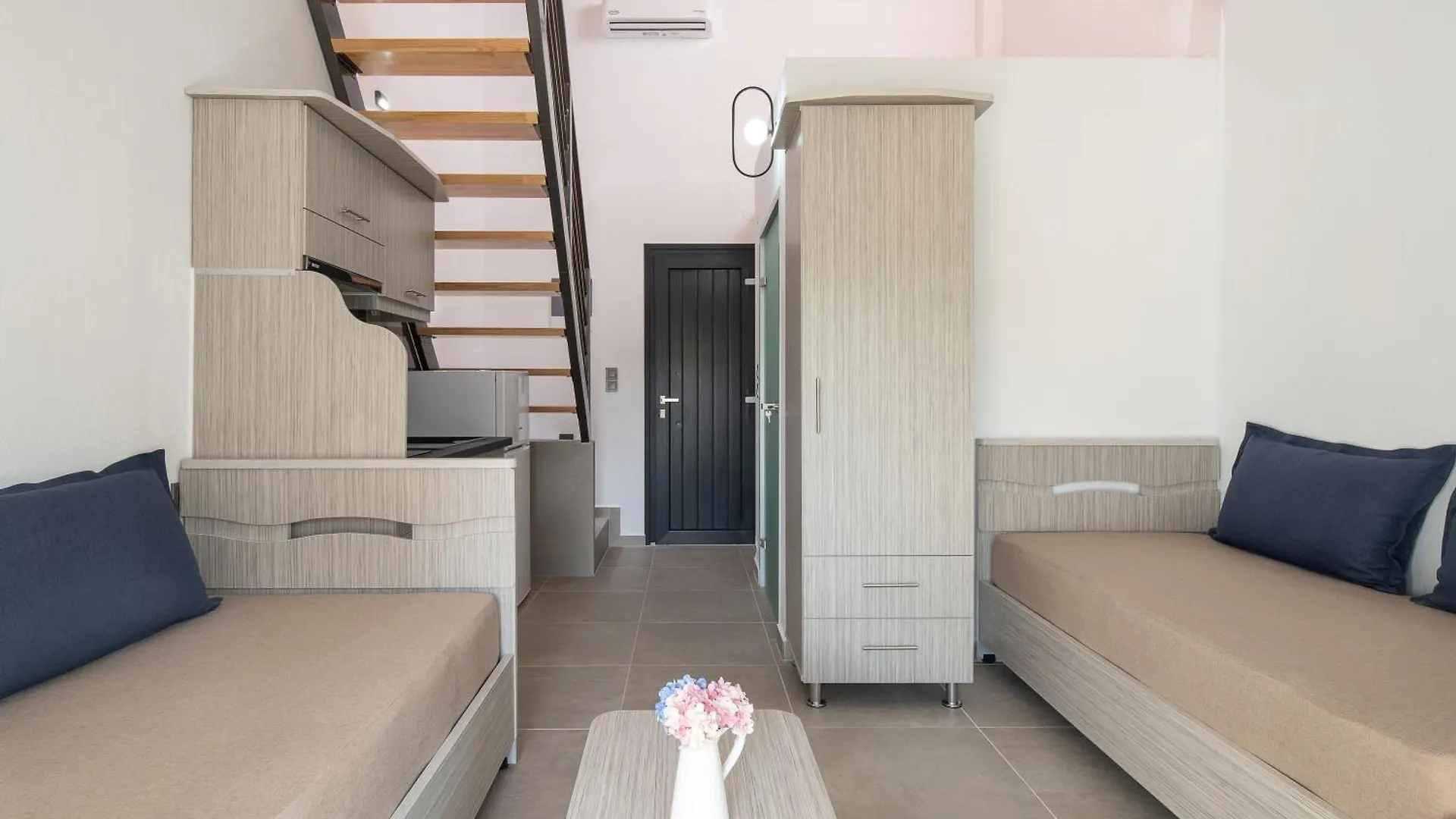 Mare Kalamitsi Luxury Apartments